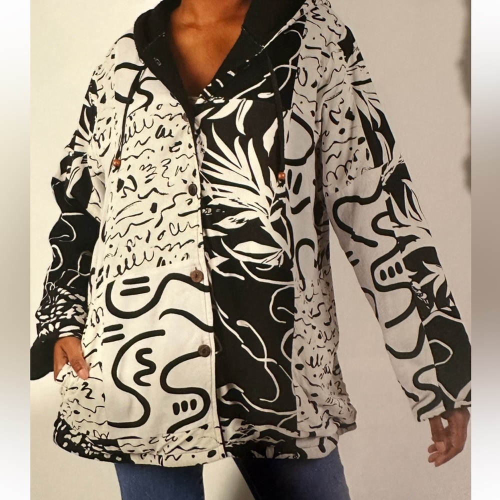 S/M. Sacred Threads Artistic Black and White Jacket. CL/GR11.   225519